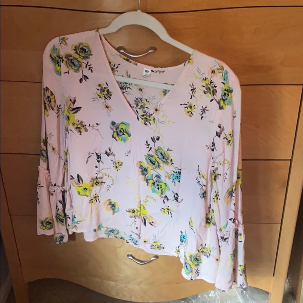 Pink and floral bell sleeve cropped shirt